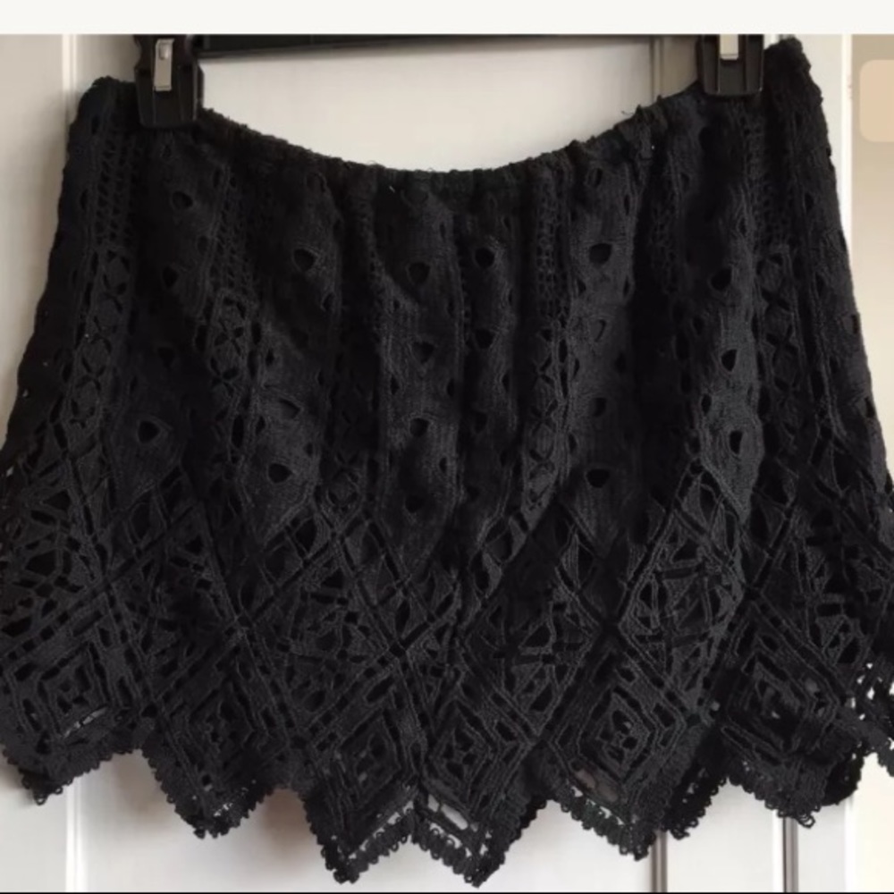 Jen’s Pirate Booty Aztec Black Skirt - Picture 2 of 4